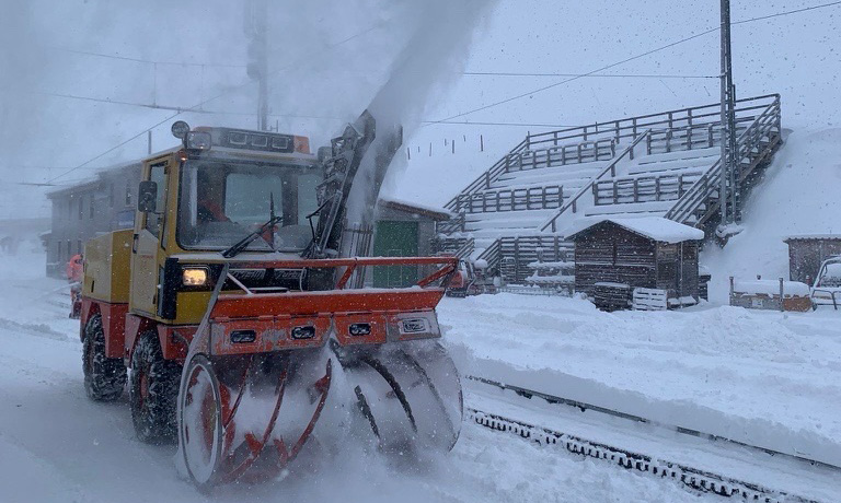 Click to view client WeTransfer image files Snow clearing in Jungfrau